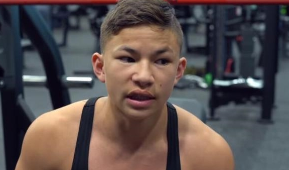 世界强壮的男孩排名前十世界上力量最大的人 杰夫·刘易斯(能举起7万斤的大卡车)世界上最强壮的少年