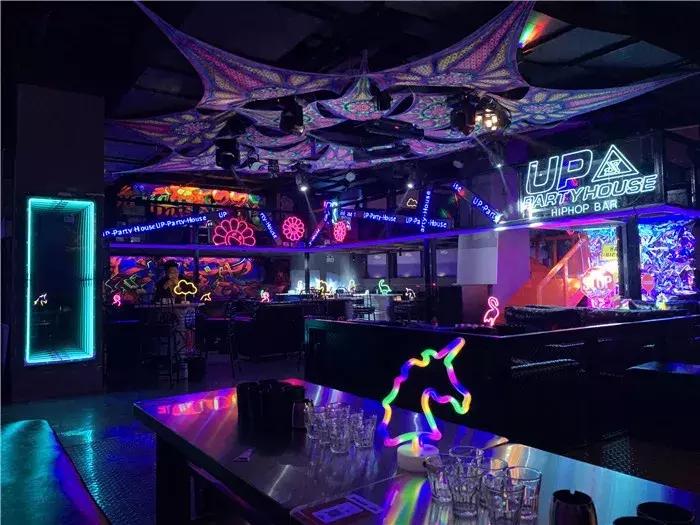 全世界酒吧音乐排名前十,求好听的欧美音乐 比较适合酒吧的~劲爆一点的~谢谢