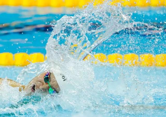 世界水泳元素排名前十急救!帮我找一些有关校园魔法类的动漫！