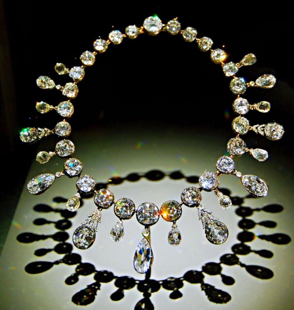 世界十大奢华项链 全球最贵的项链盘点世界排名项链品牌