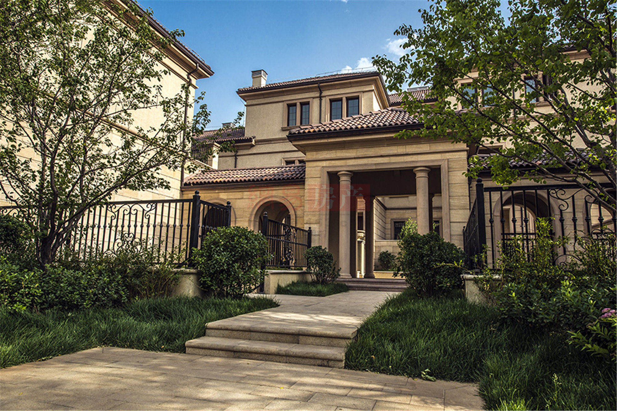 别墅污水提升泵十大名牌有哪些?（别墅水泵安装在地下室还是顶层?）