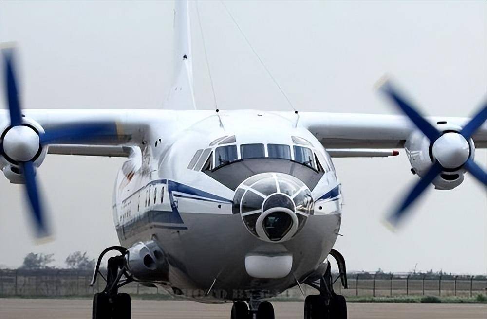 太狠了！华姐拿比尔盖茨这句话"堵"美国人的嘴中国飞机最近一次空难