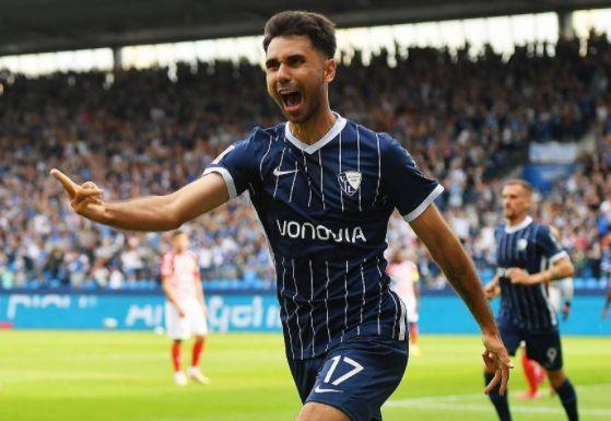 从成就和荣誉看，梅西能否比得过迪斯蒂法诺？世界上最耀眼的巨星是谁