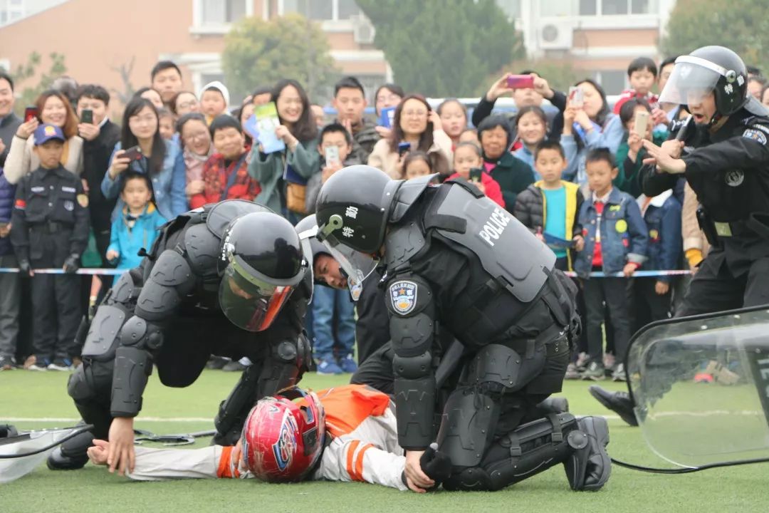 中国最燃警营视频,五四特刊(一）：青春的样子很美！