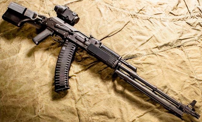 我国最先进的国产散弹枪叫什么名字，什么时候装备使用的。中国特有的枪