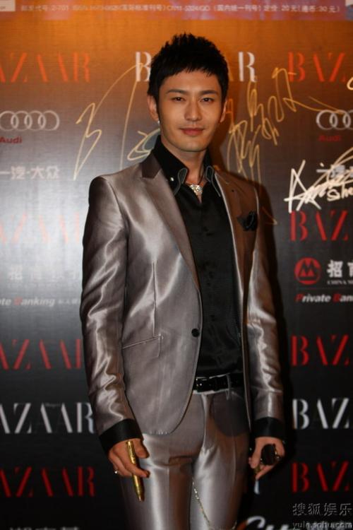 王一博让乐华倒闭？王思聪女友生子？王鹤棣截胡热巴？胡歌奶新人？世界上最抢风头男友是谁