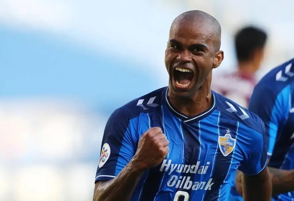 中国最年轻亚冠,如何评价当今中国足球运动员郑智？