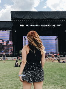 世界上最漂亮套装女人图片，世界上最漂亮套装女人