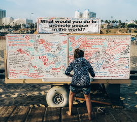 世界潮商大佬排名前十，全球潮商慈善榜